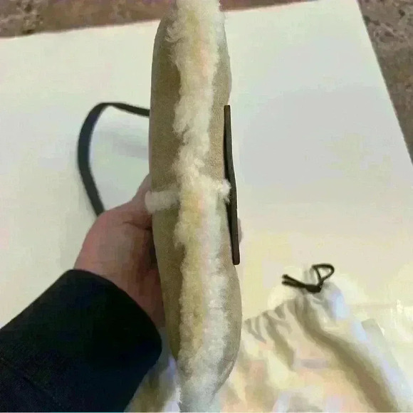 UGG purse- Sherpa lined - Picture 7 of 11